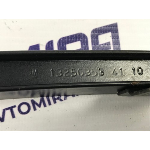 Направляющая стекла двери задней правой Opel Corsa D HB 5дв. 2006-2014 13250353